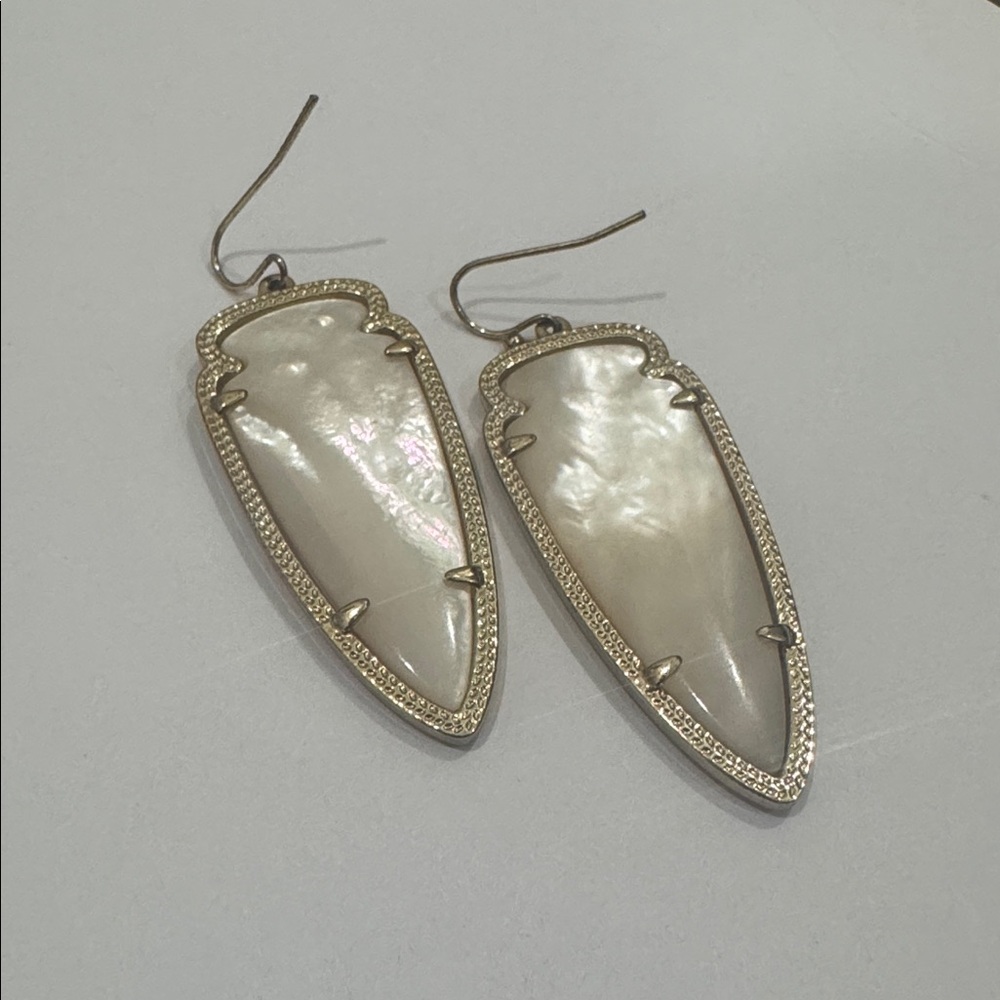 Kendra Scott Skylar Earrings in White Mother of Pearl and Gold
